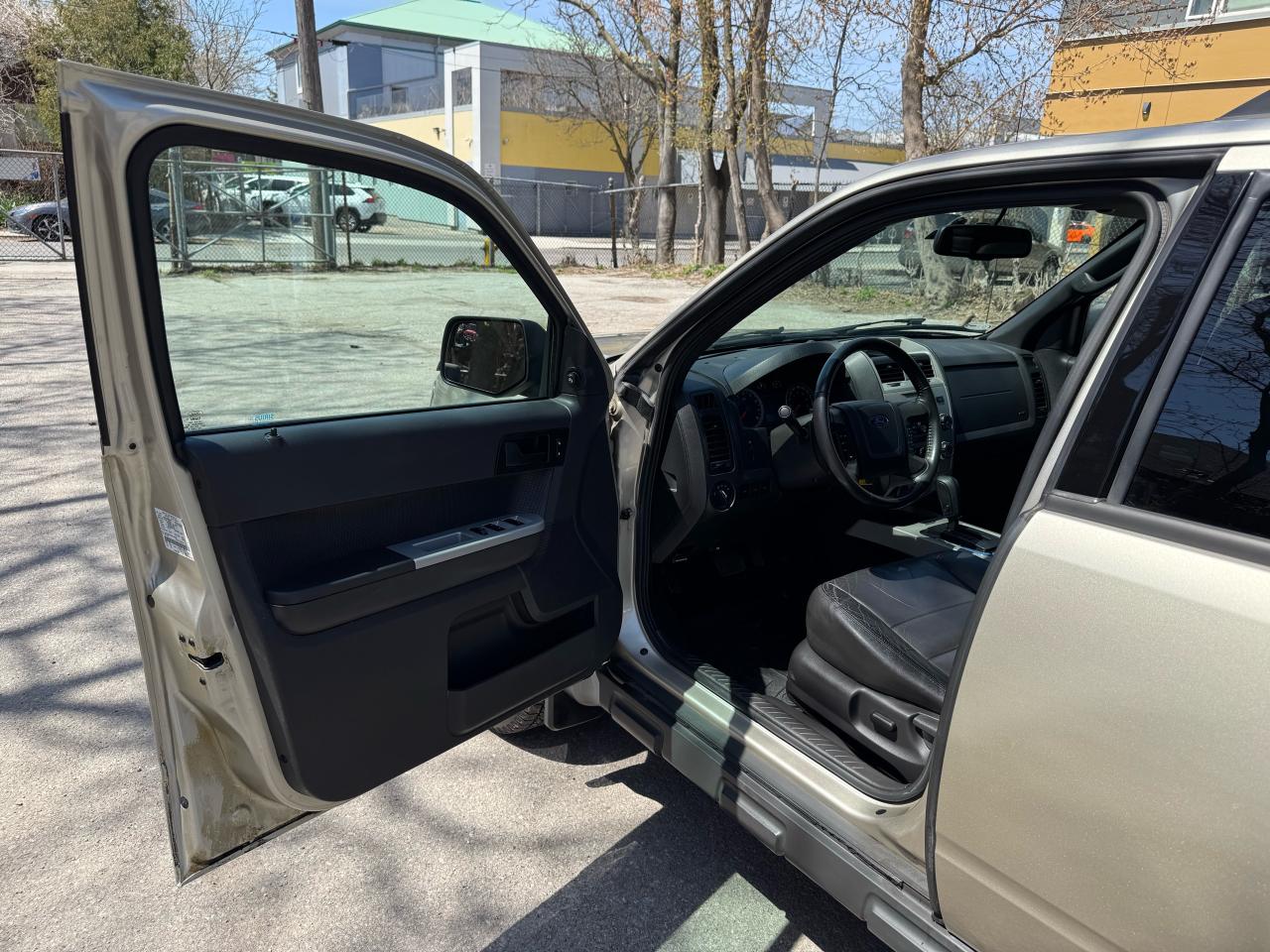 2012 Ford Escape LEATHER SUNROOF - 4X4 - Photo #9