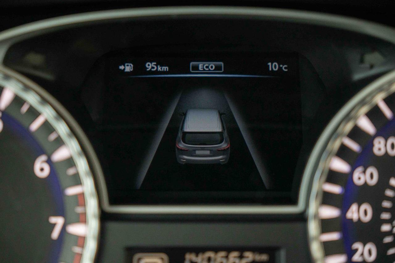 2013 Infiniti JX35 Base - Photo #36
