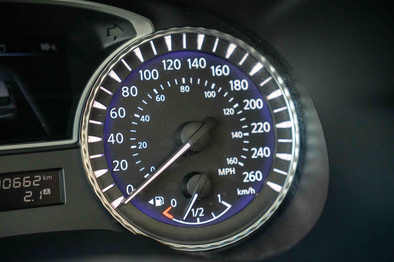 2013 Infiniti JX35 Base - Photo #37