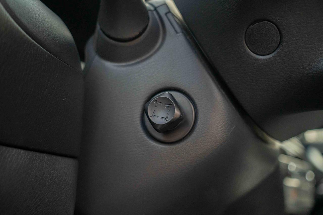 2013 Infiniti JX35 Base - Photo #38