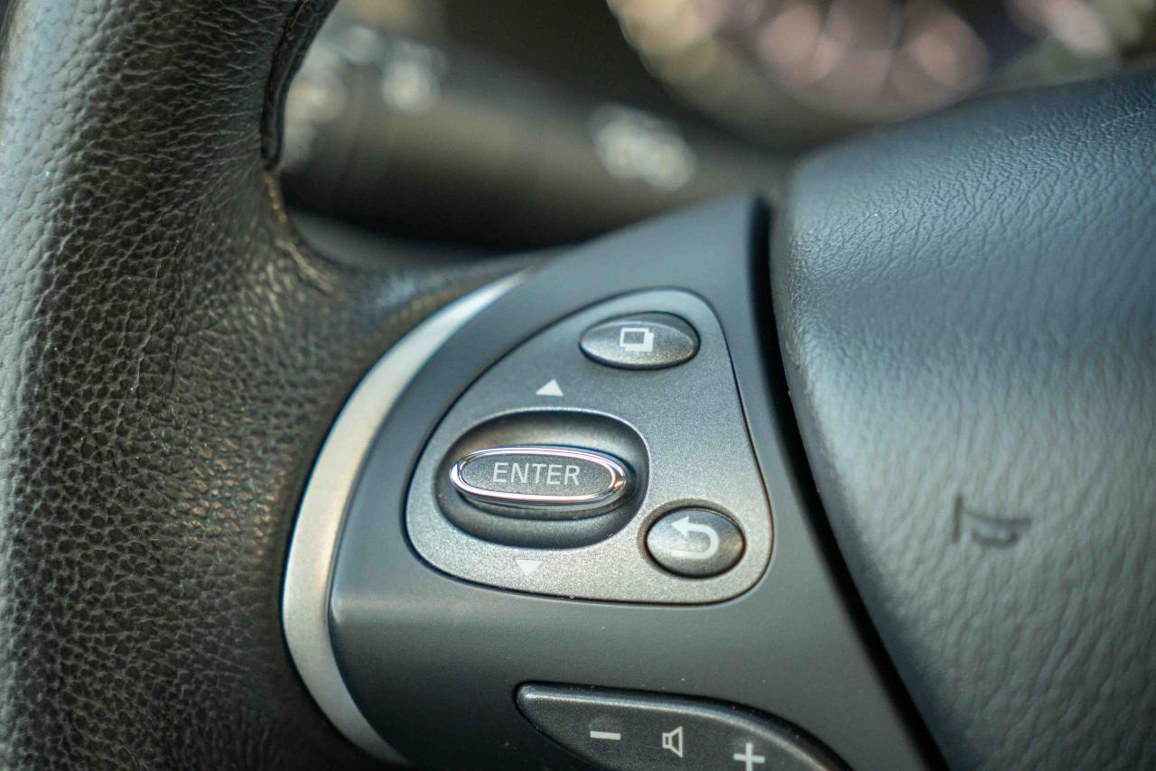 2013 Infiniti JX35 Base - Photo #40