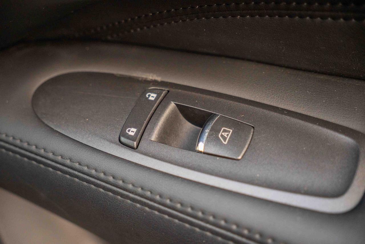 2013 Infiniti JX35 Base - Photo #75