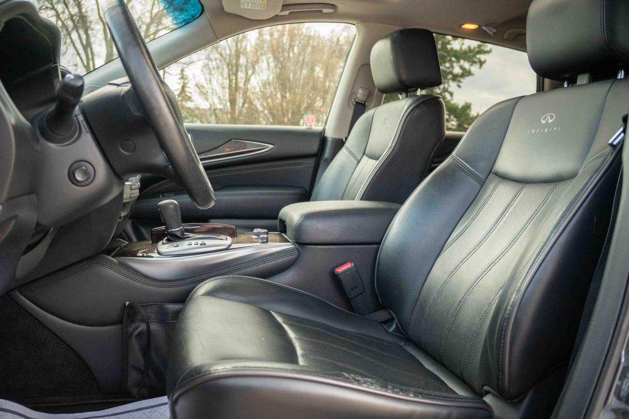2013 Infiniti JX35 Base - Photo #30