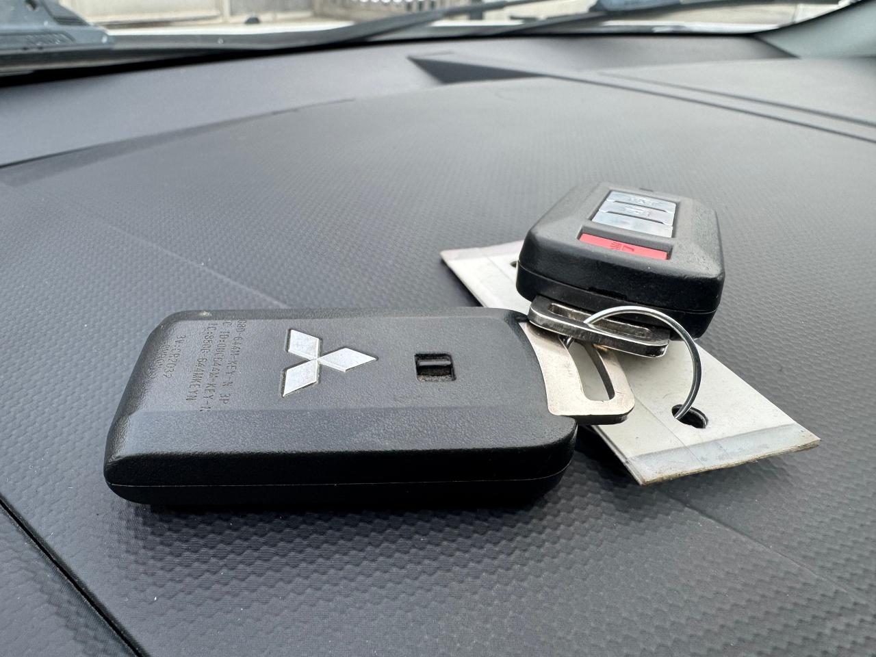 2011 Mitsubishi Outlander XLS - Photo #24