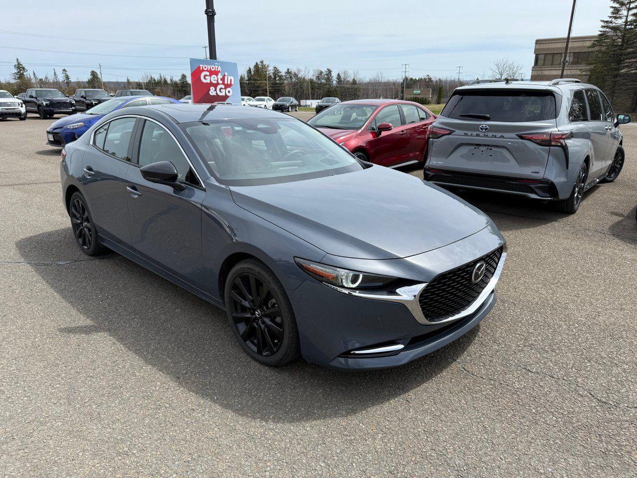 2024 Mazda MAZDA3 GT w/Turbo Photo2