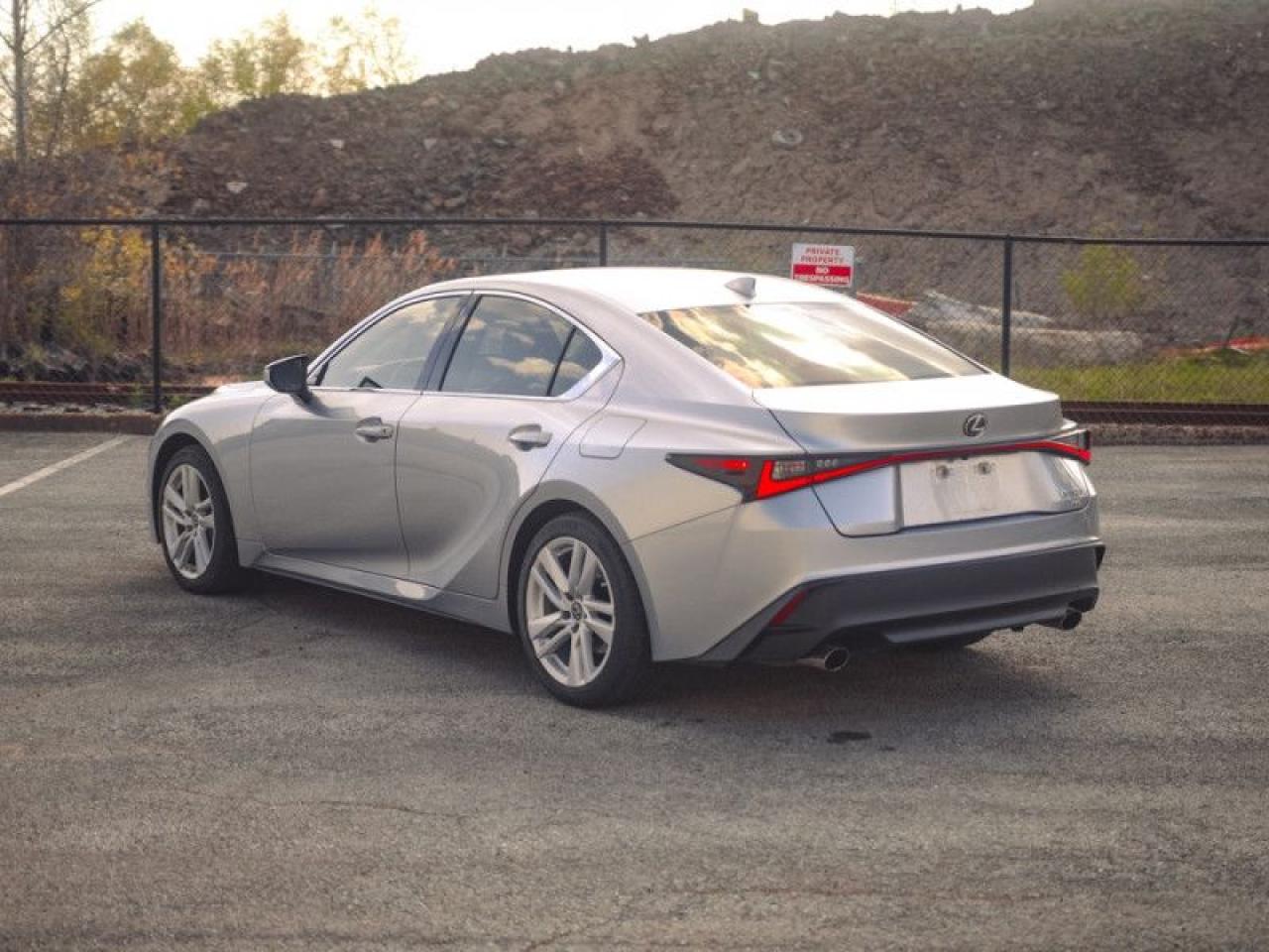 2022 Lexus IS 300  **COOLED SEATS - SUNROOF** Photo2