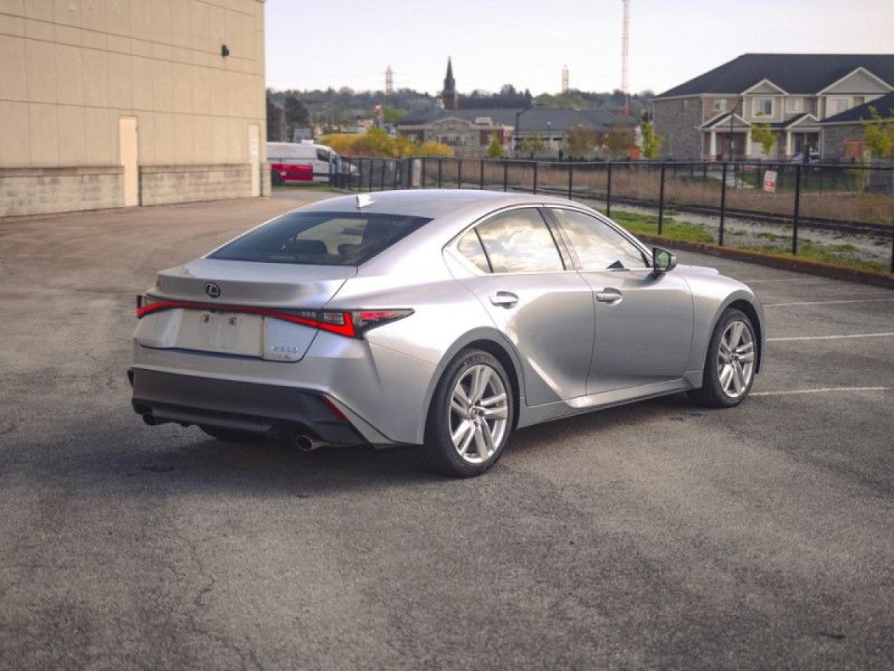 2022 Lexus IS 300  **COOLED SEATS - SUNROOF** Photo4