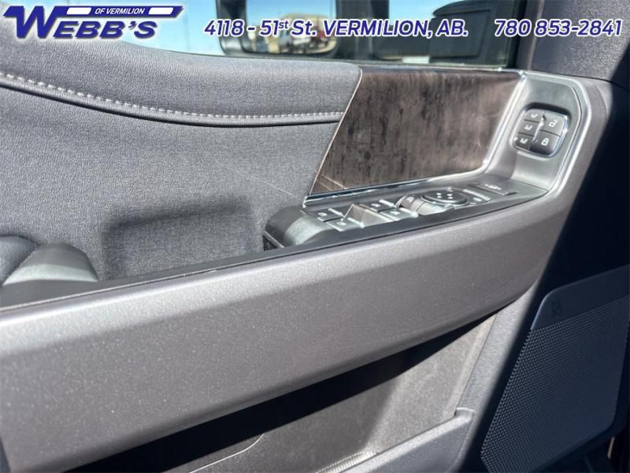 2025 Ford F-350 Super Duty Lariat Photo5