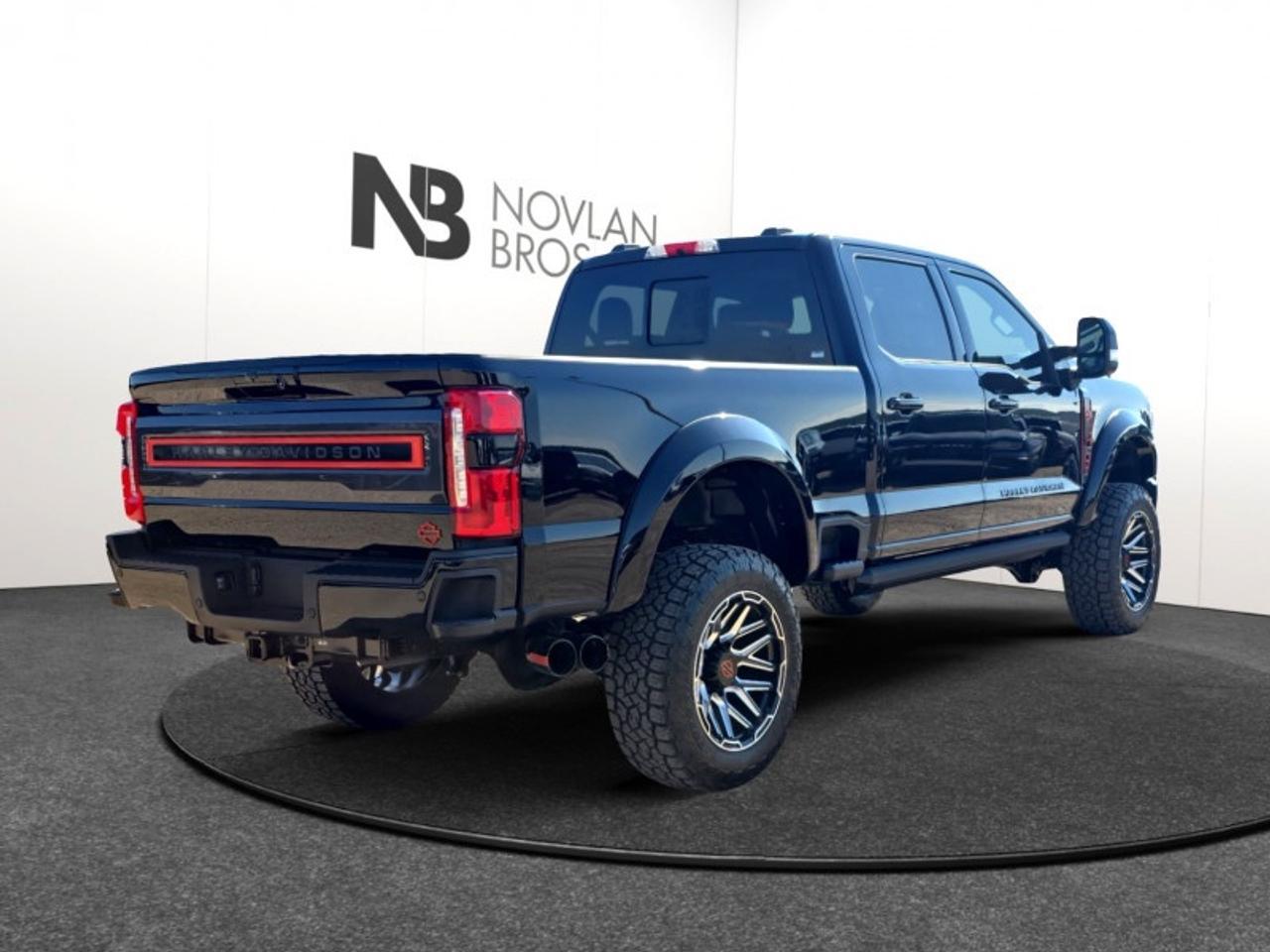 2025 Ford F-350 Super Duty Harley Davidson Photo3