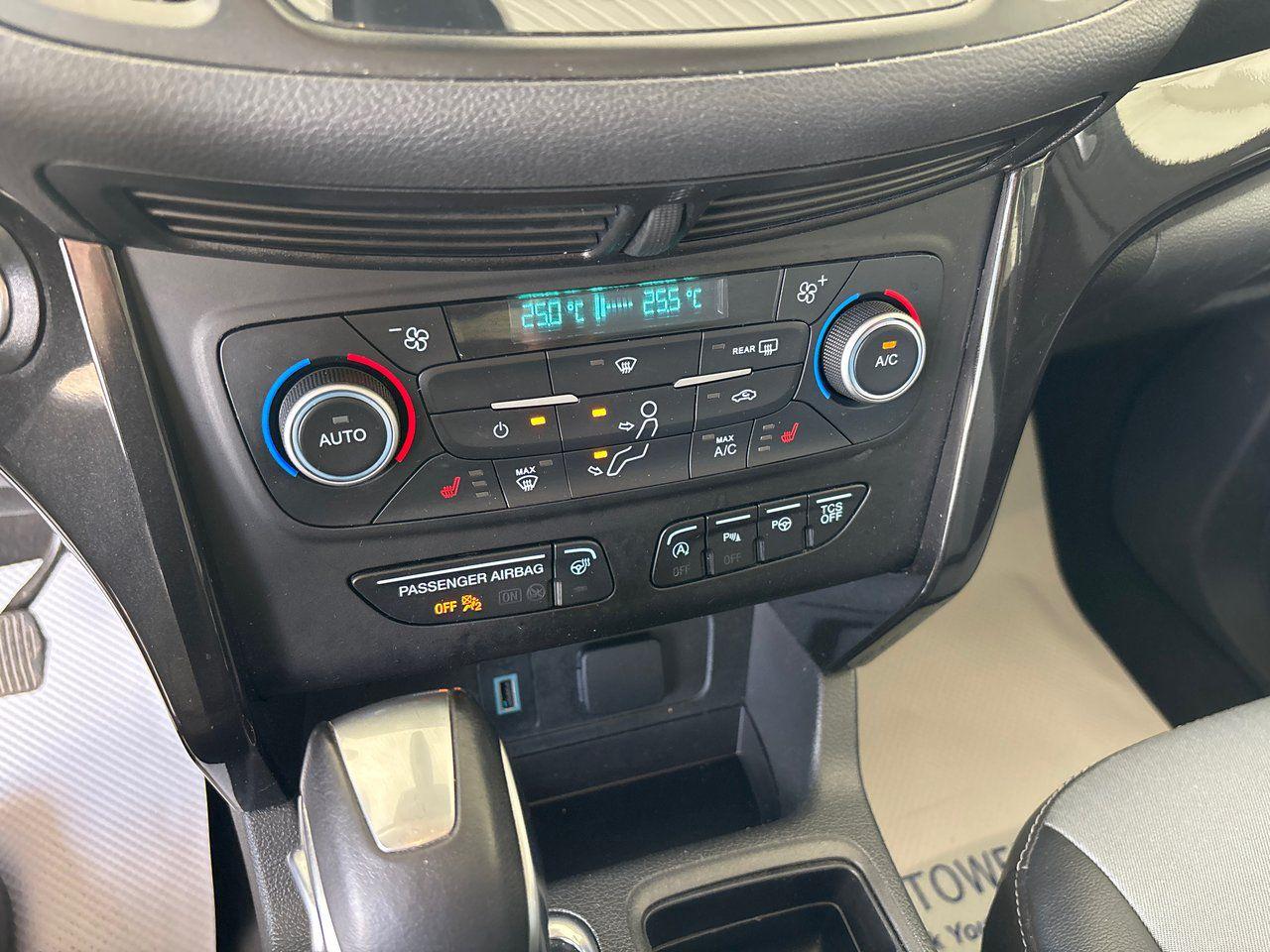 2019 Ford Escape Titanium - Photo #23