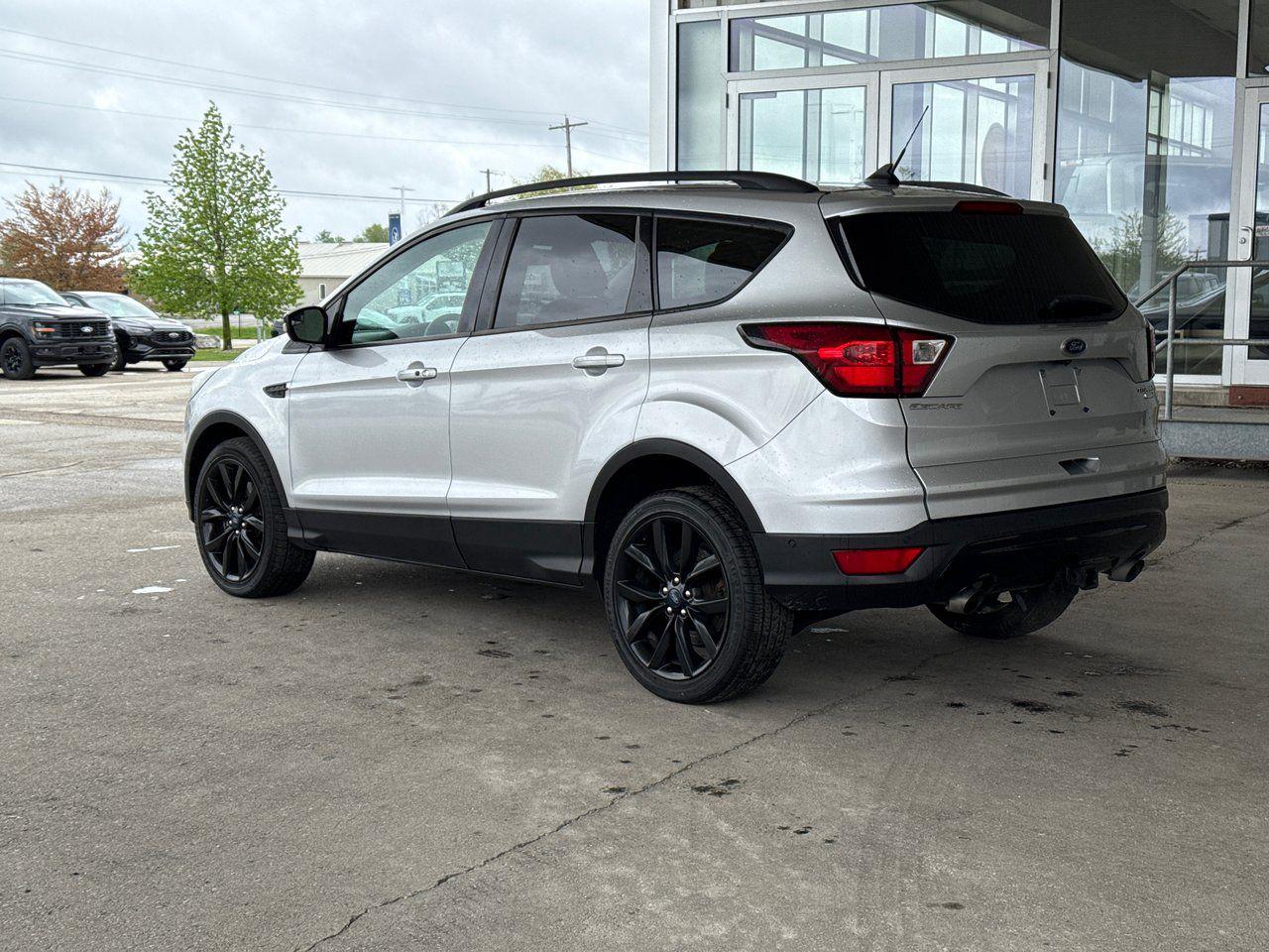 2019 Ford Escape Titanium - Photo #5