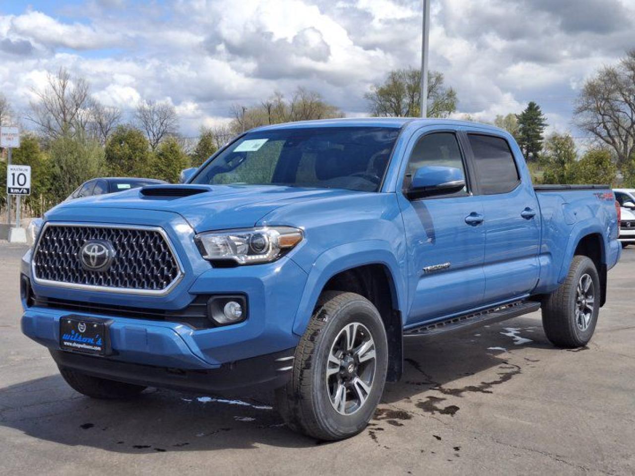 Used 2019 Toyota Tacoma SR5 TRD Sport Premium | Double Cab | Leather | Sunroof | Nav | Heated Seats | and More! for sale in Guelph, ON