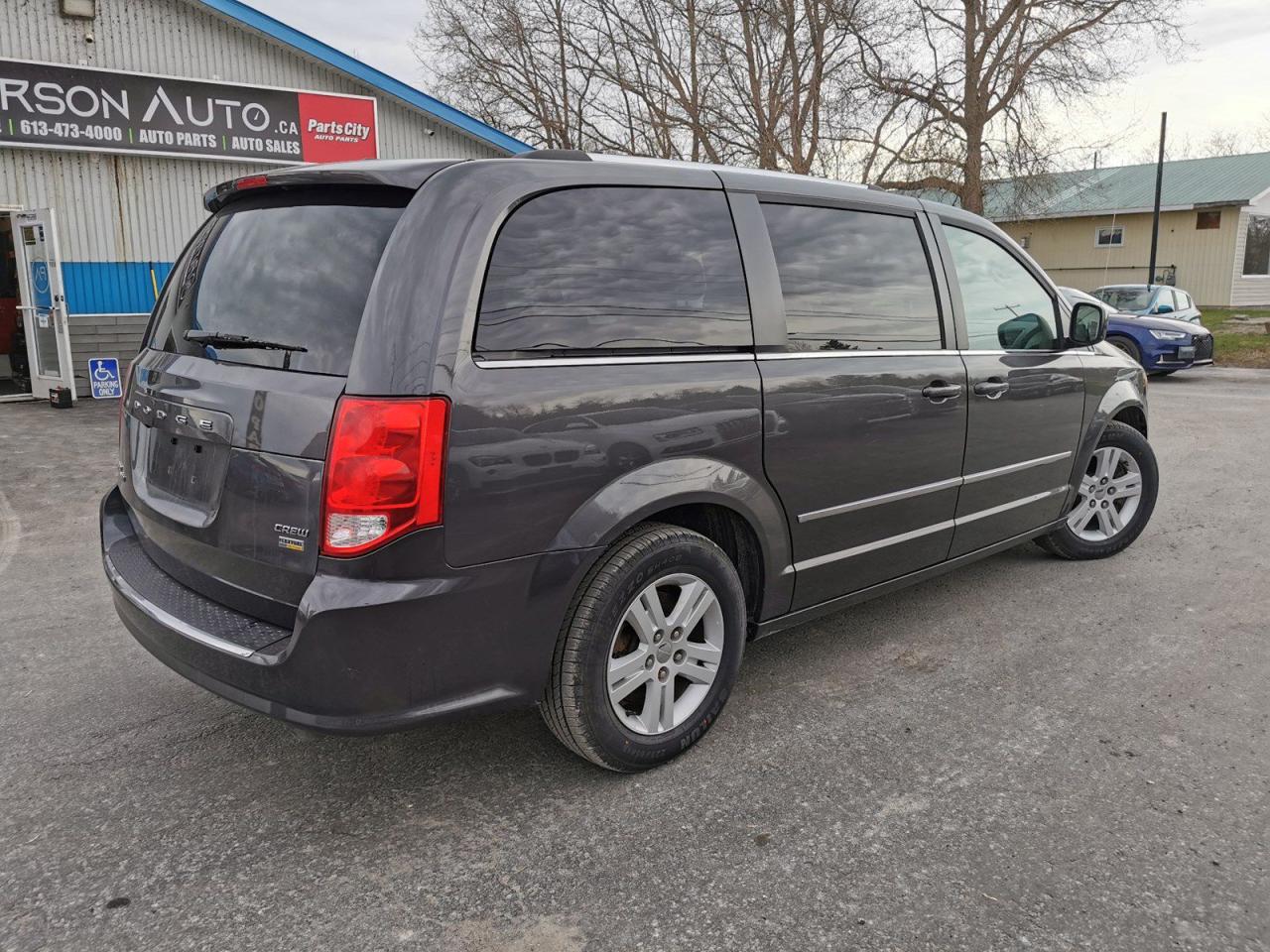 2016 Dodge Grand Caravan Crew - Photo #5