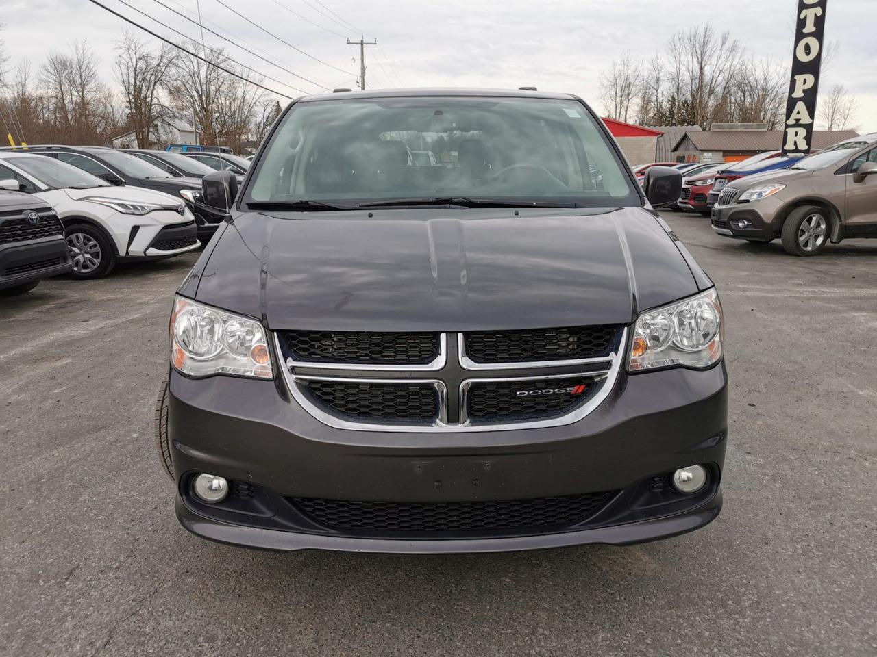 2016 Dodge Grand Caravan Crew - Photo #8