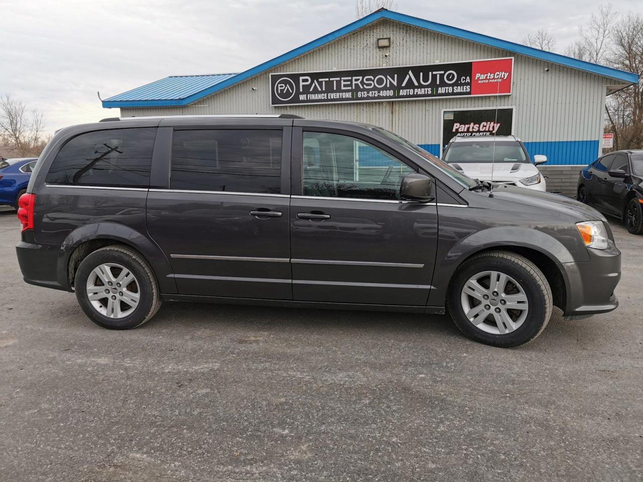2016 Dodge Grand Caravan Crew - Photo #6