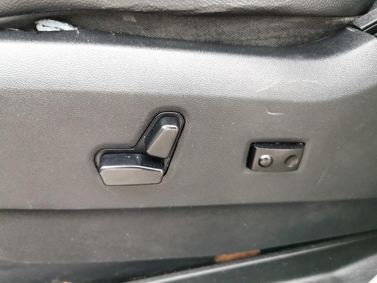 2016 Dodge Grand Caravan Crew - Photo #12