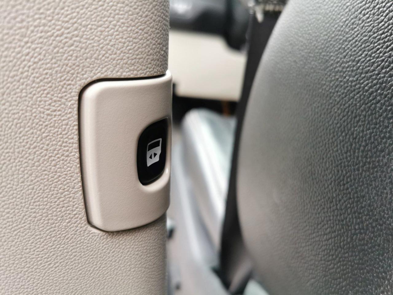 2016 Dodge Grand Caravan Crew - Photo #17