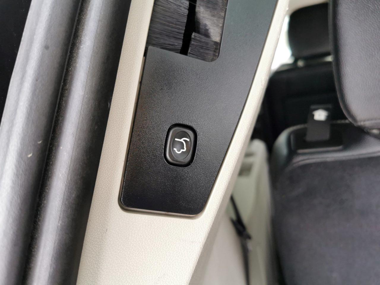 2016 Dodge Grand Caravan Crew - Photo #19