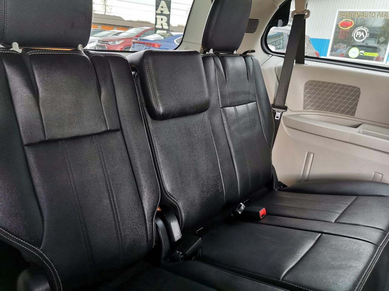 2016 Dodge Grand Caravan Crew - Photo #21