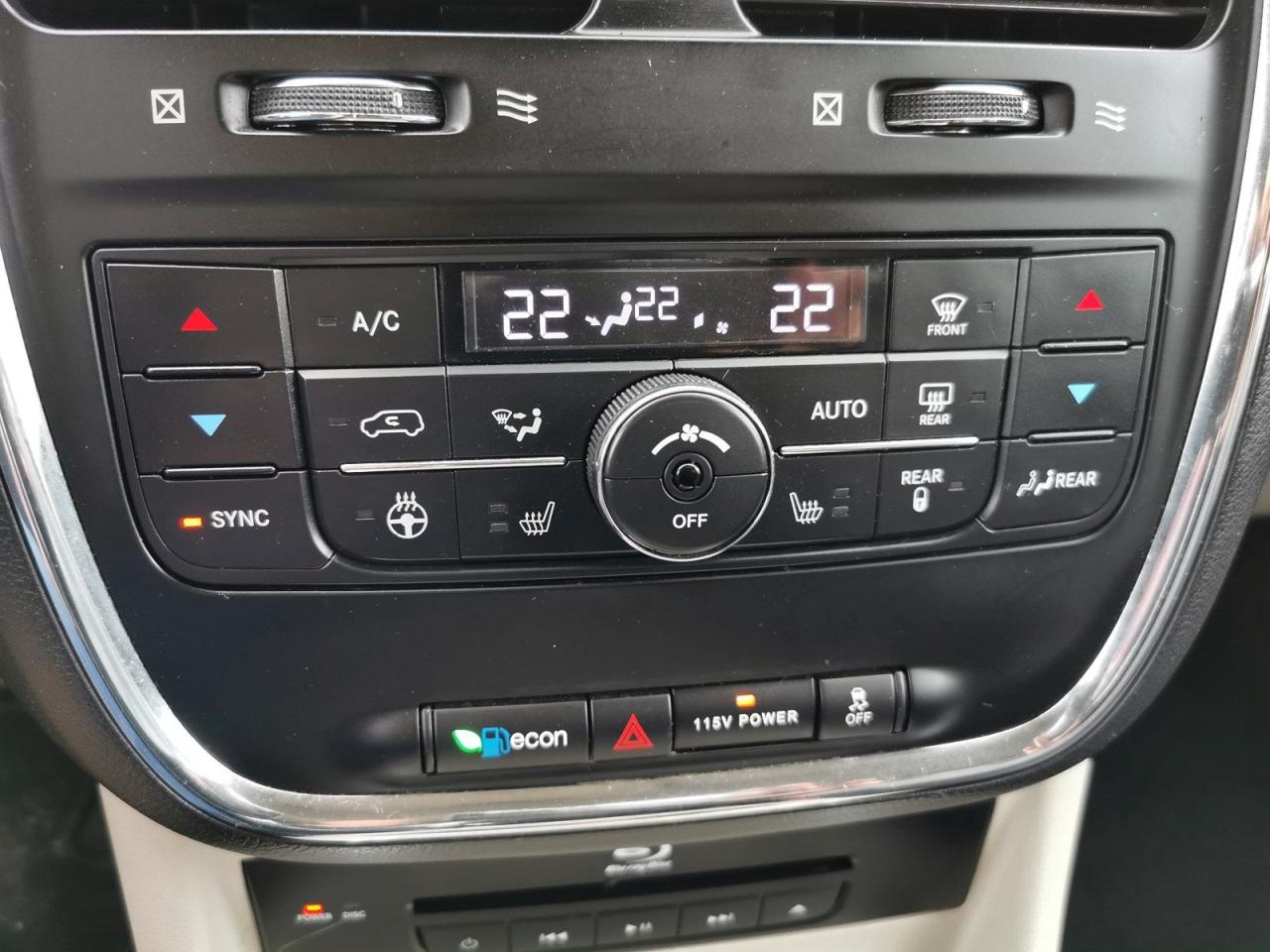 2016 Dodge Grand Caravan Crew - Photo #26