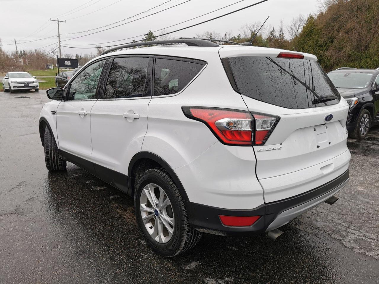 2018 Ford Escape SE FWD - Photo #3