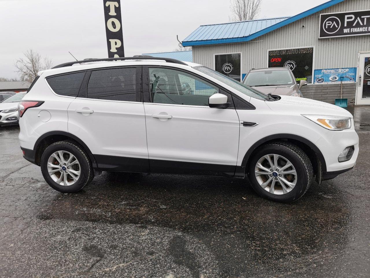 2018 Ford Escape SE FWD - Photo #6