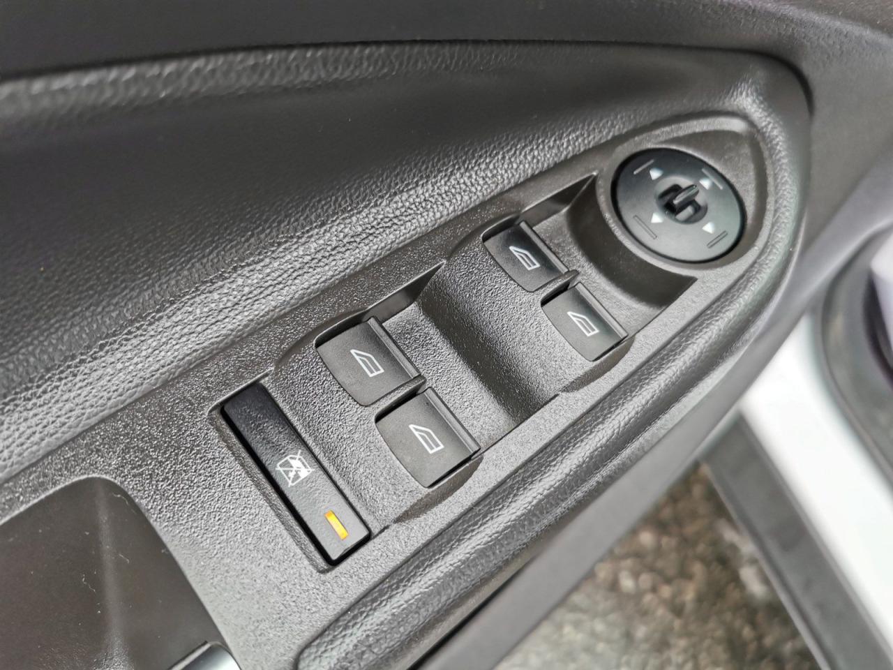 2018 Ford Escape SE FWD - Photo #10