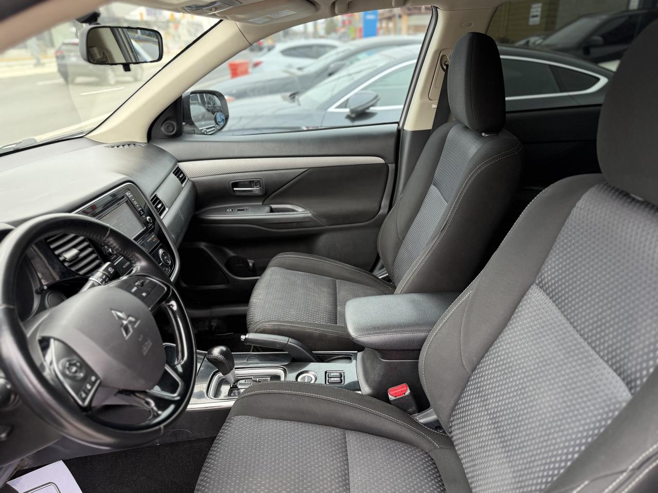 2017 Mitsubishi Outlander ES | BACK UP CAMERA | Photo