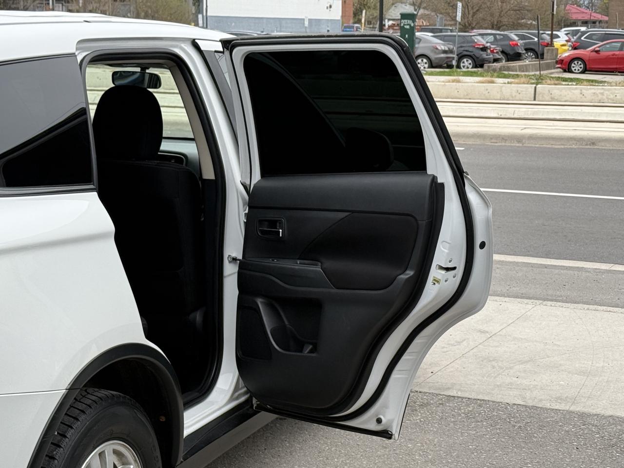 2017 Mitsubishi Outlander ES | BACK UP CAMERA | Photo