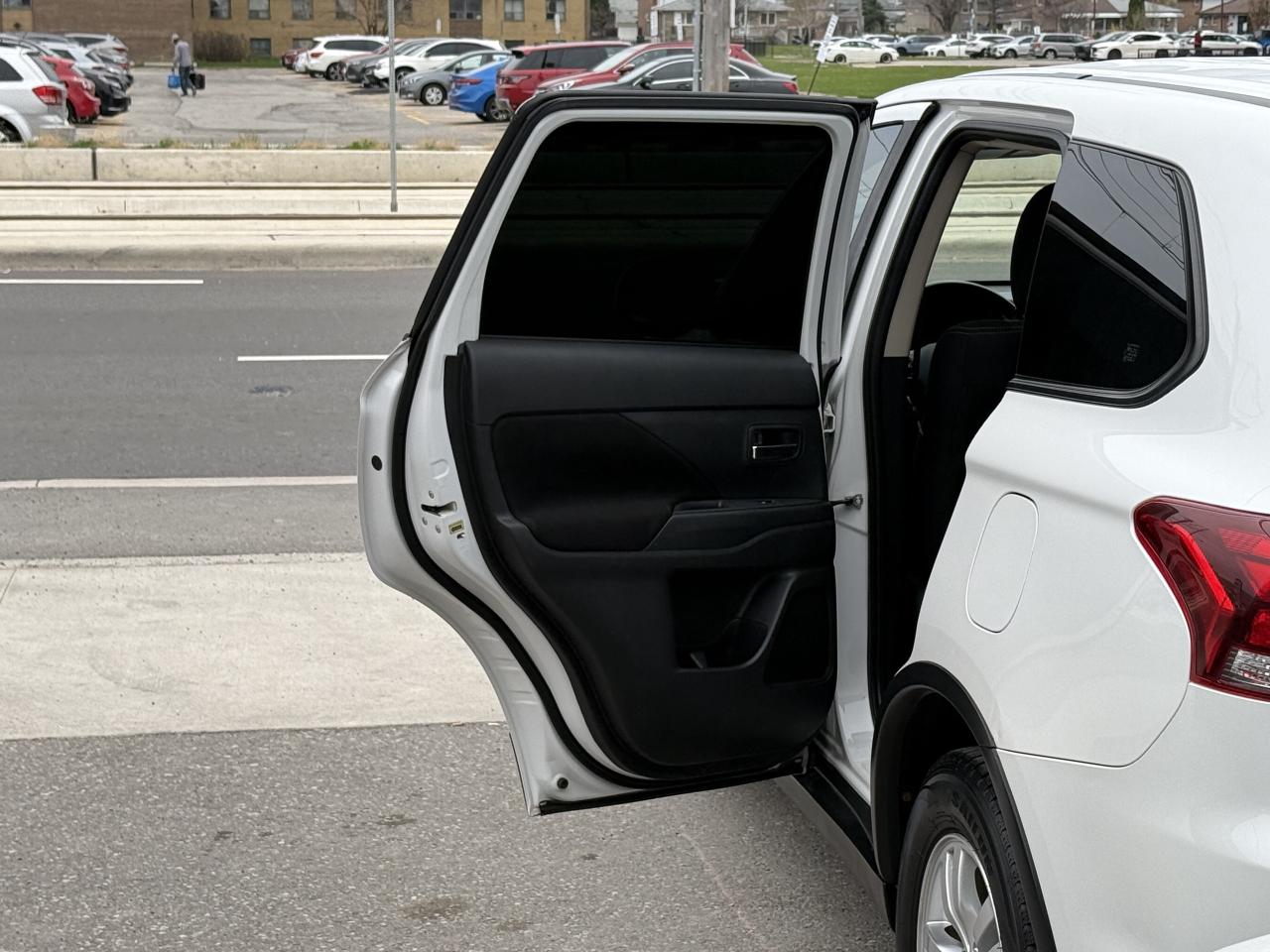 2017 Mitsubishi Outlander ES | BACK UP CAMERA | Photo