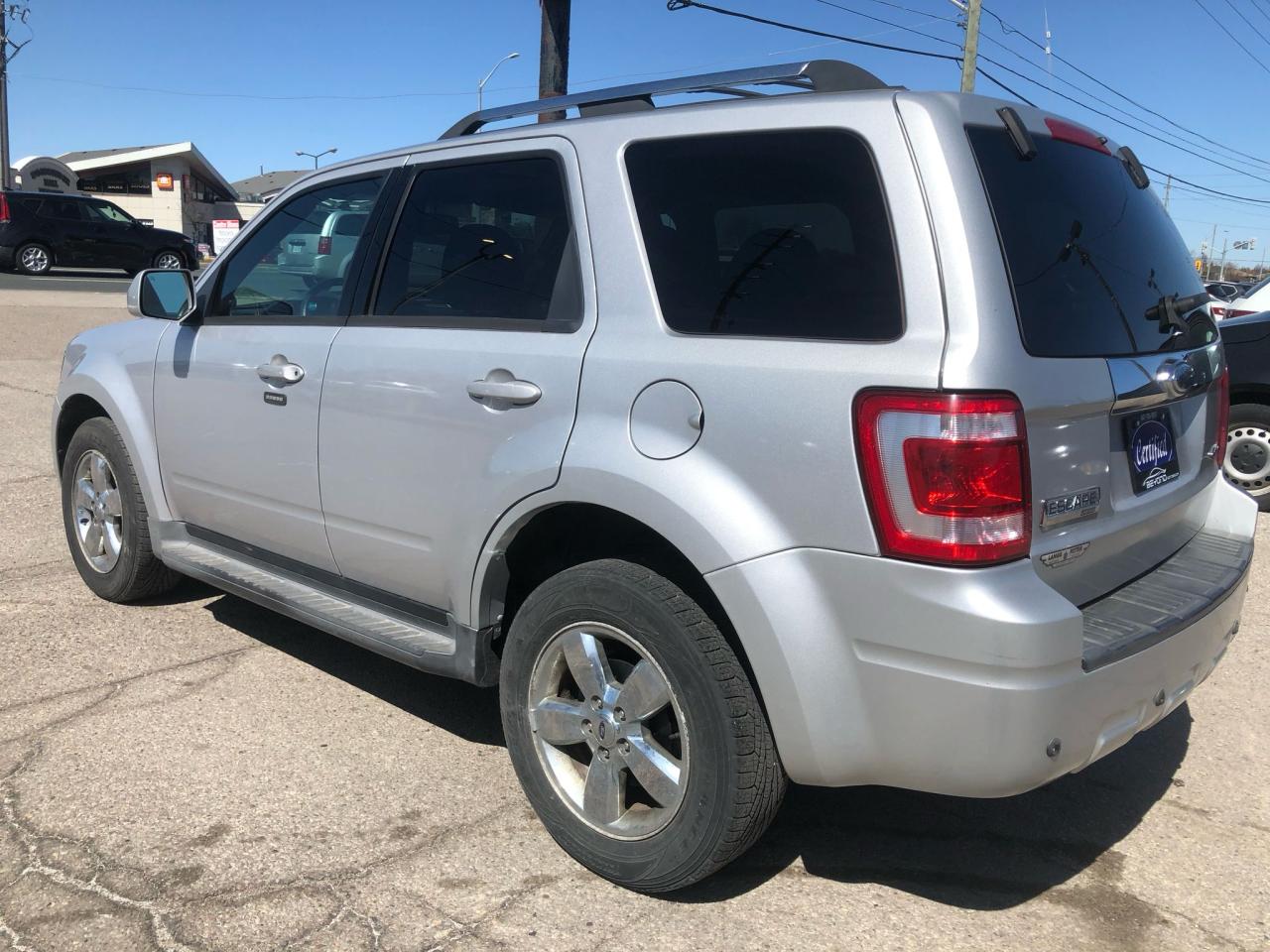 2009 Ford Escape LIMITED CERTIFIED WITH 3 YEARS WARRANTY INCLUDED. - Photo #3