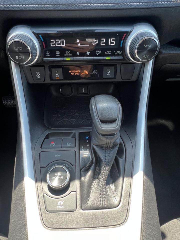 2021 Toyota RAV4 Hybrid LE - Photo #15