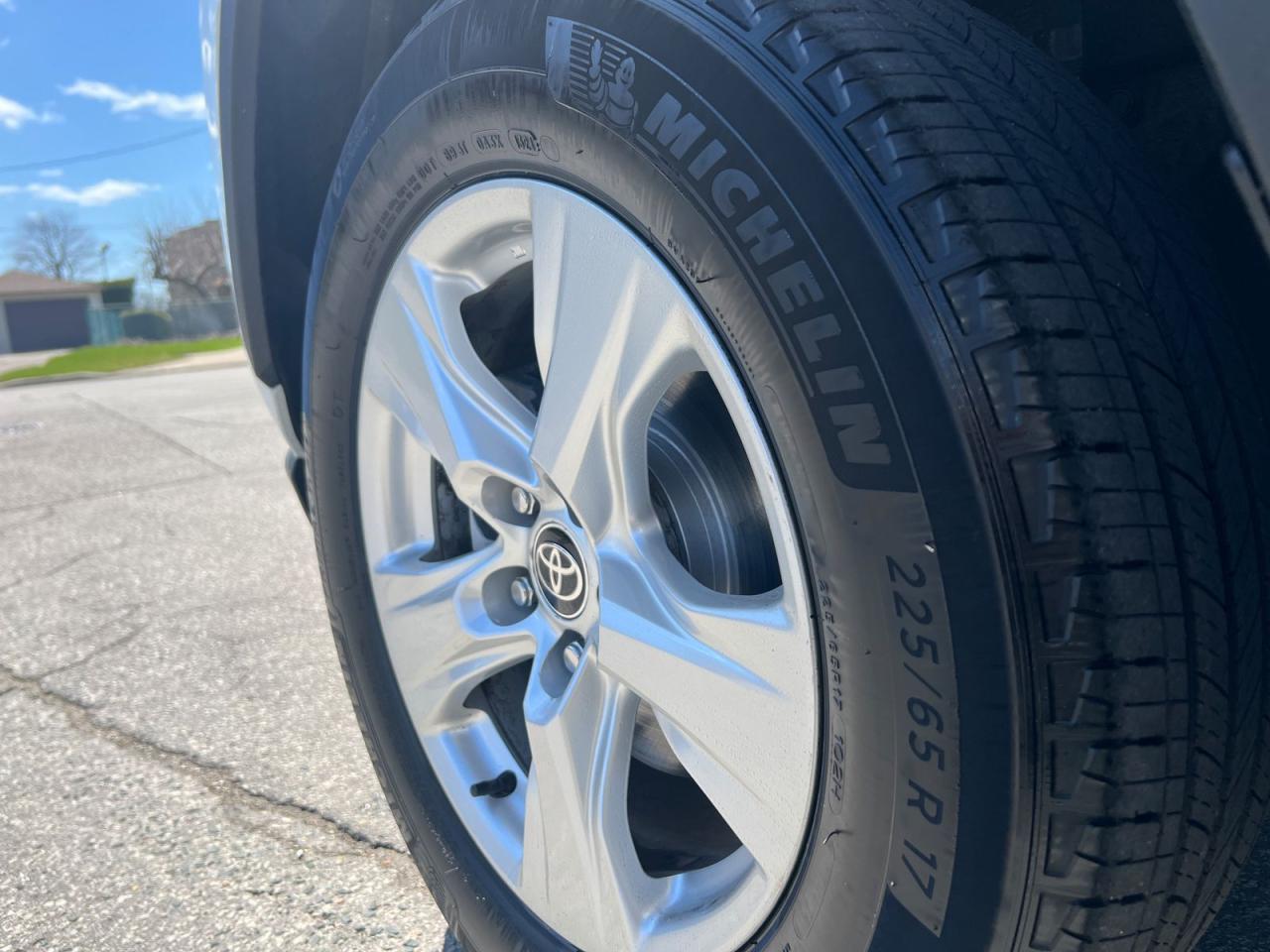 2021 Toyota RAV4 Hybrid LE - Photo #19