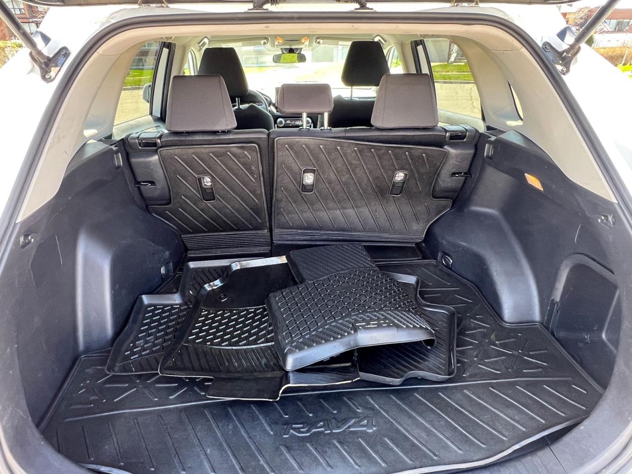 2021 Toyota RAV4 Hybrid LE - Photo #4
