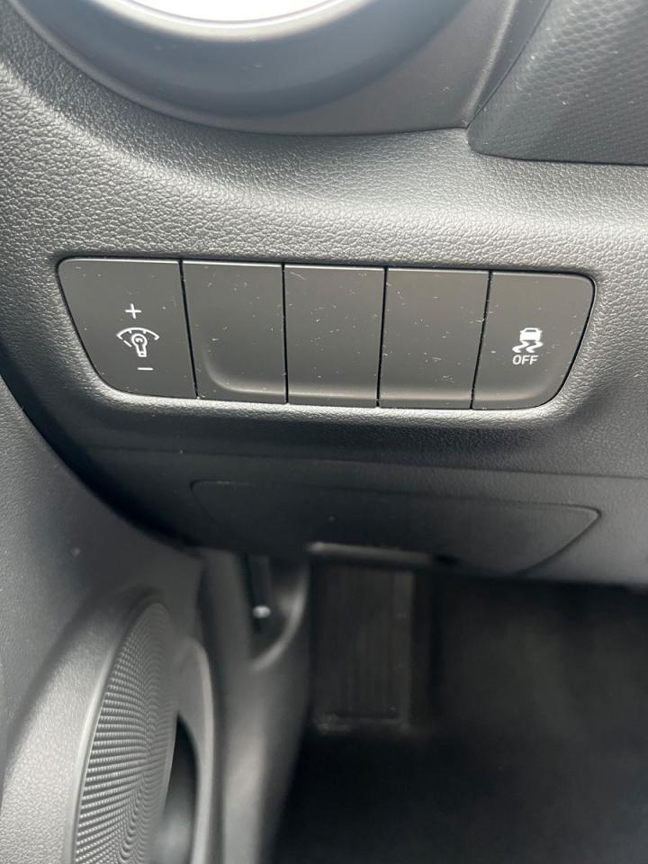 2021 Hyundai KONA Essential - Photo #18