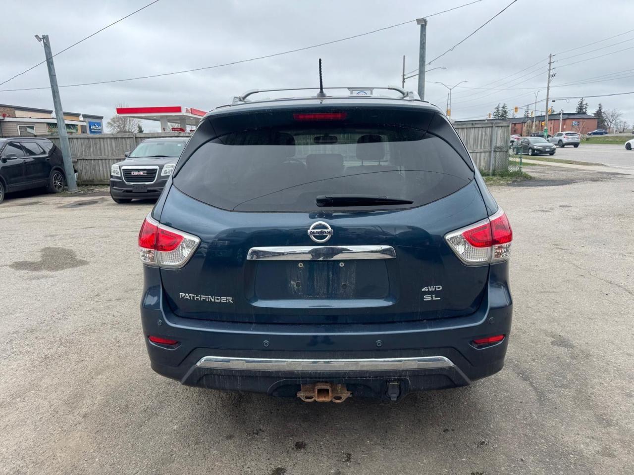 2014 Nissan Pathfinder SL, LEATHER, SUNROOF, 7 PASS, LOADED, AS IS - Photo #4