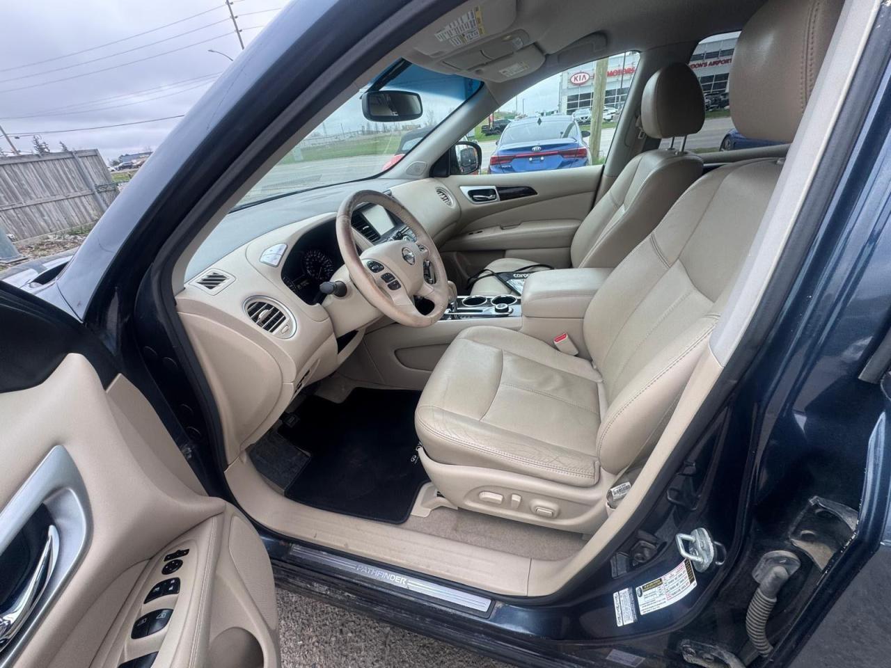 2014 Nissan Pathfinder SL, LEATHER, SUNROOF, 7 PASS, LOADED, AS IS - Photo #13