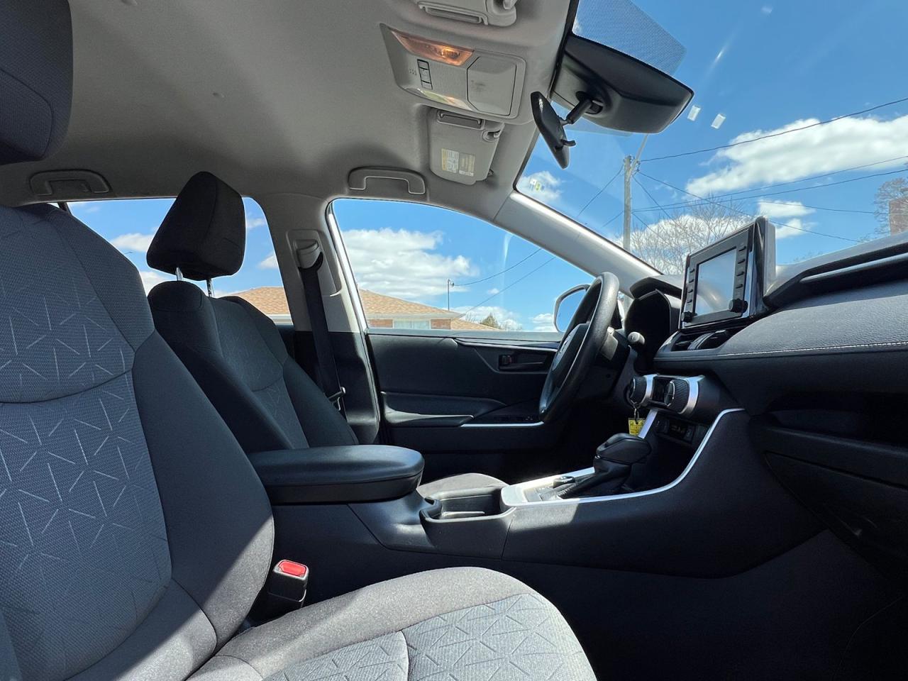 2021 Toyota RAV4 Hybrid LE - Photo #9