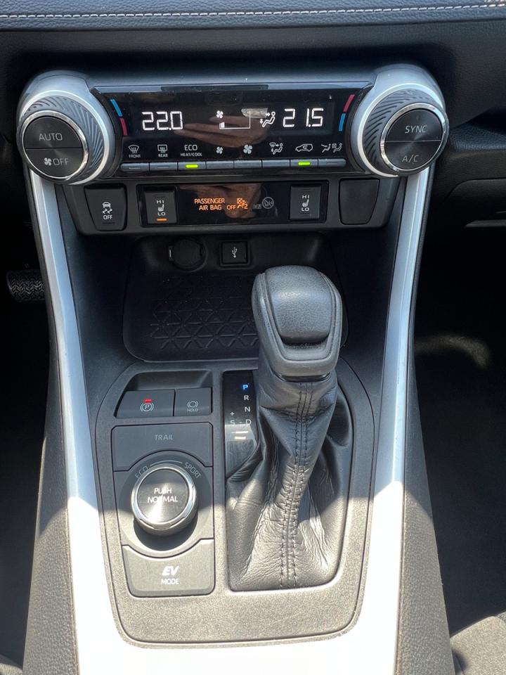 2021 Toyota RAV4 Hybrid LE - Photo #15
