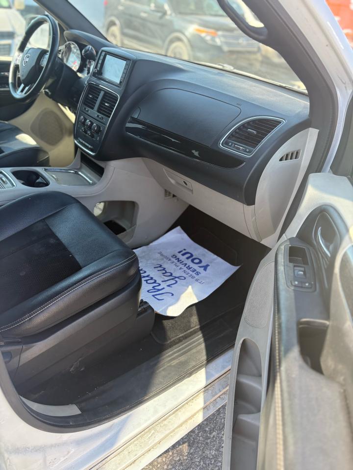 2015 Dodge Grand Caravan SXT Premium Plus - Photo #15