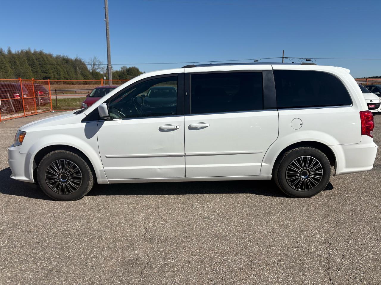 2015 Dodge Grand Caravan SXT Premium Plus - Photo #9