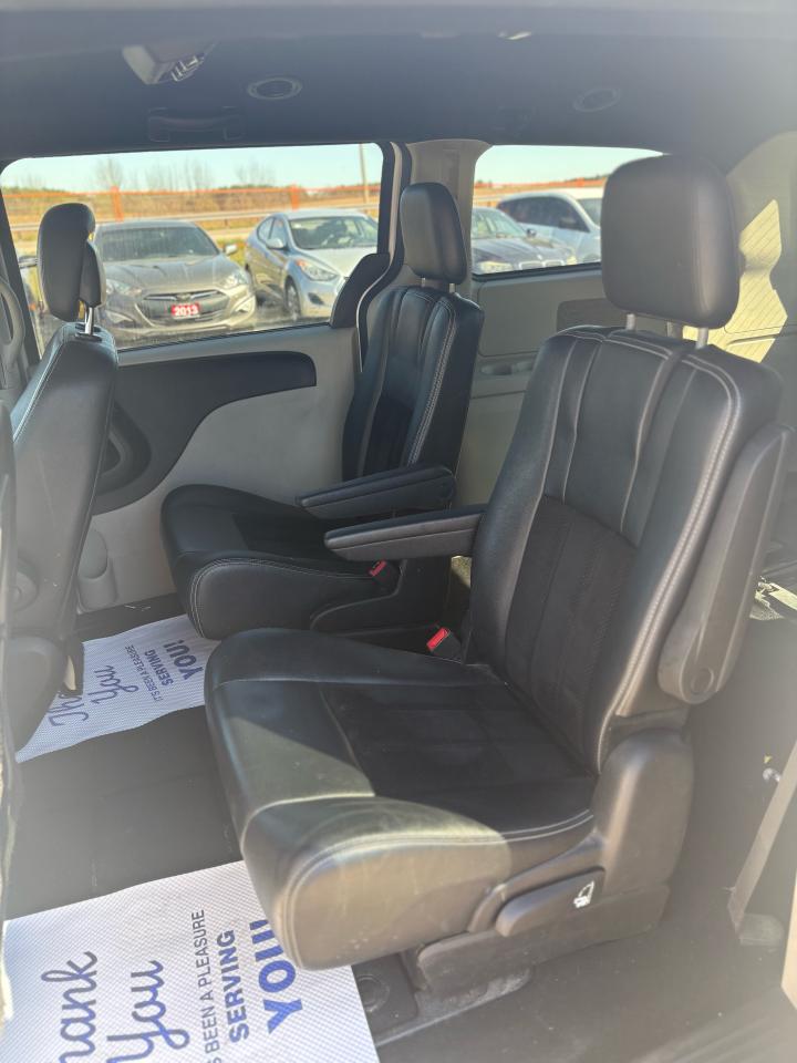 2015 Dodge Grand Caravan SXT Premium Plus - Photo #11