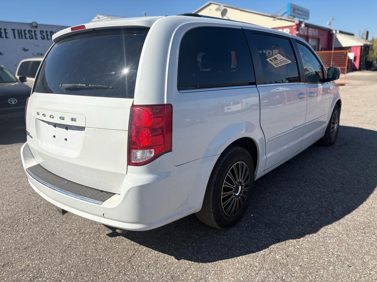 2015 Dodge Grand Caravan SXT Premium Plus - Photo #6