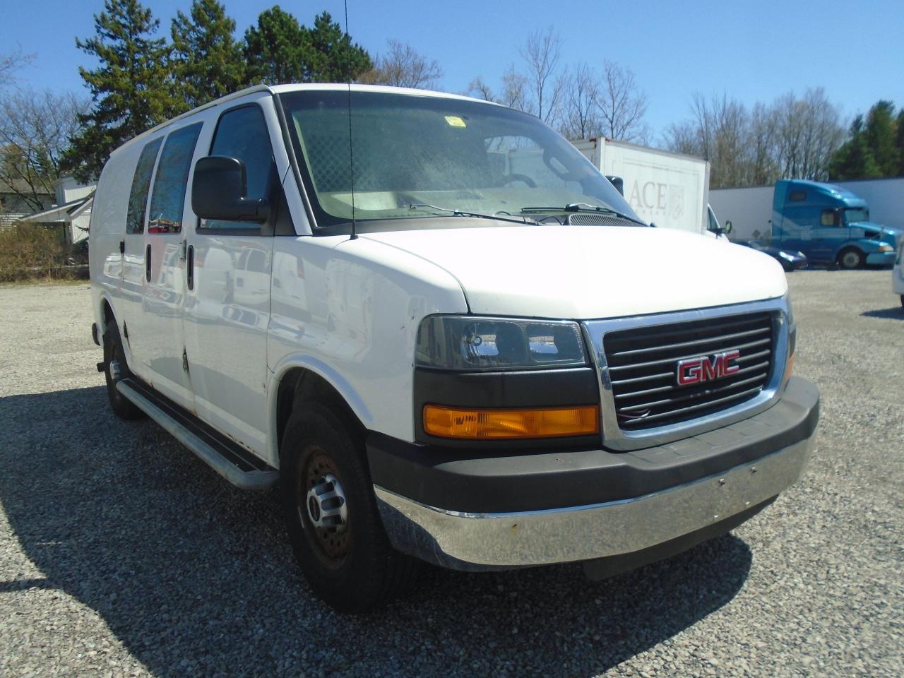 2016 GMC Savana 2500 RWD 2500 135 - Photo #2