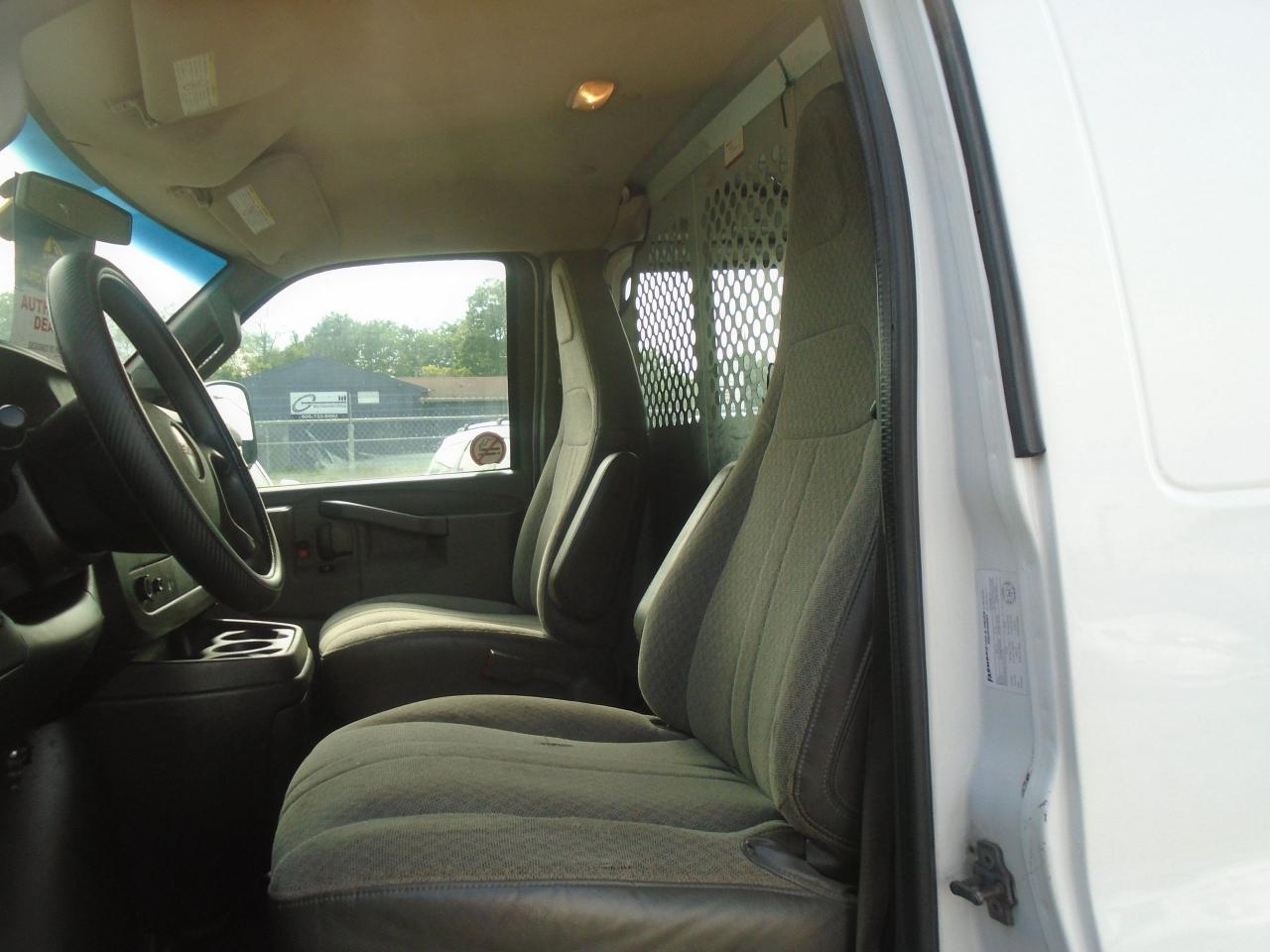2016 GMC Savana 2500 RWD 2500 135 - Photo #9