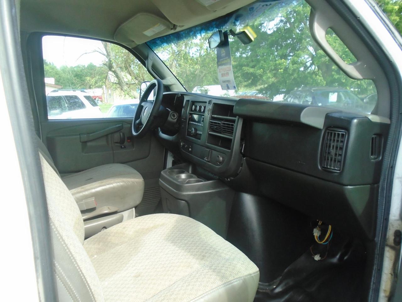 2016 GMC Savana 2500 RWD 2500 135 - Photo #12