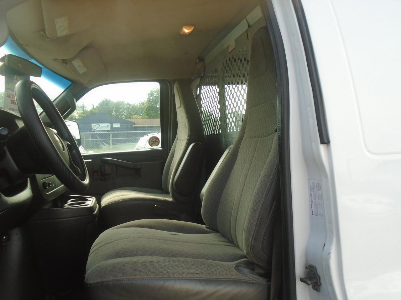 2016 GMC Savana 2500 RWD 2500 135 - Photo #9
