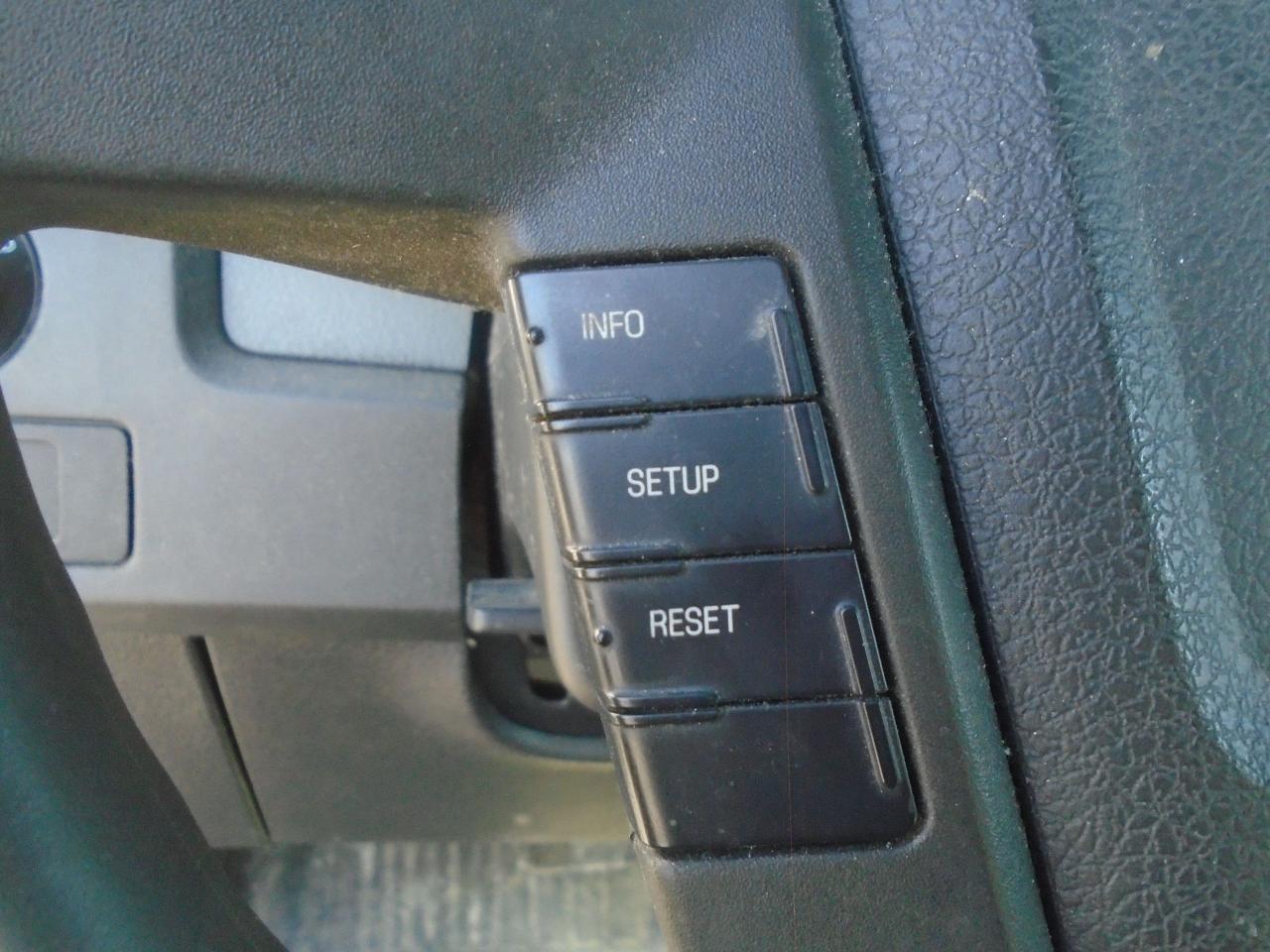 2013 Ford F-150 2WD Reg Cab 145  XL - 8 FT BOX - Photo #18