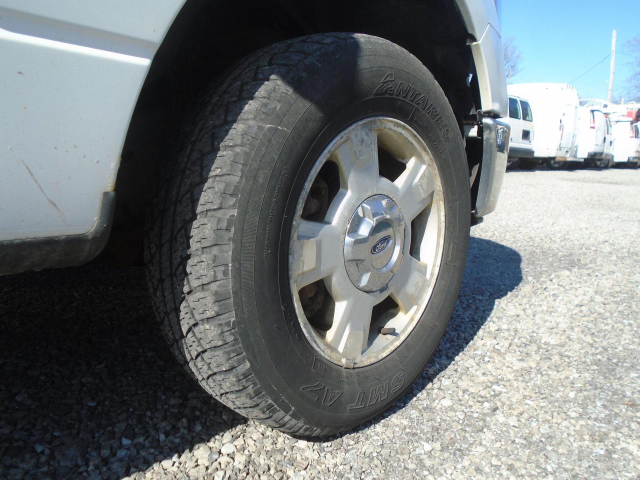 2013 Ford F-150 2WD Reg Cab 145  XL - 8 FT BOX - Photo #22
