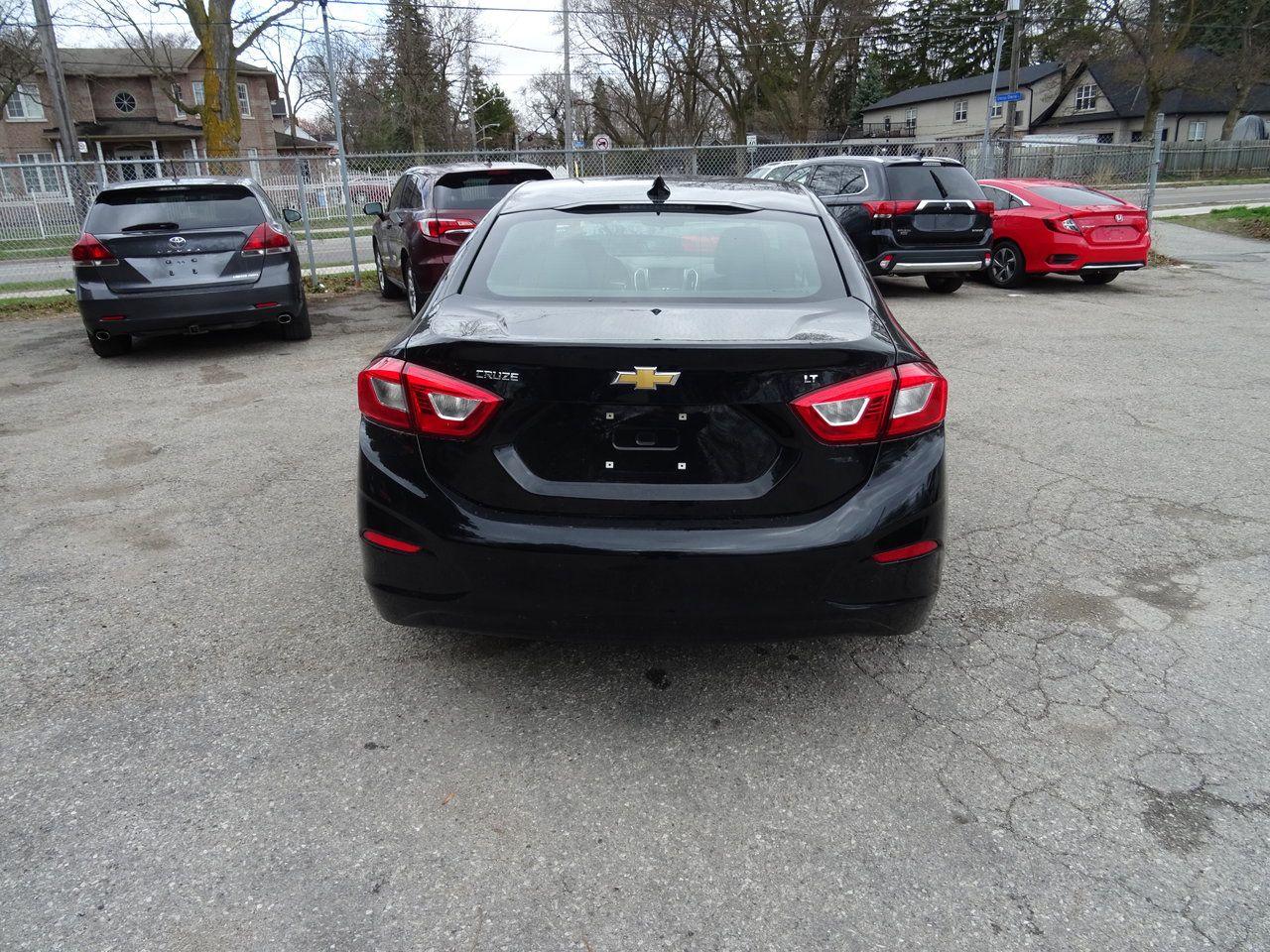 2019 Chevrolet Cruze LT - Photo #7